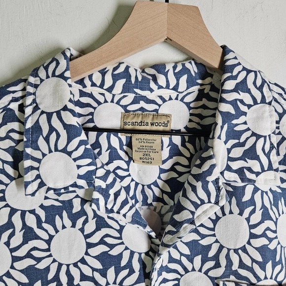 Scandia Woods Boho Sun Print Button Front Camp Shirt Men's 2X Blue White - Picture 3 of 6